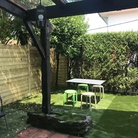 Saint Leon : Vacance Entre Et Anglet Avec Jardin 1 Μπιαρίτζ