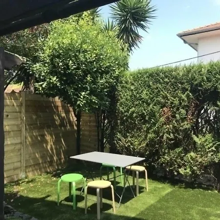 Saint Leon : Vacance Entre Et Anglet Avec Jardin 1